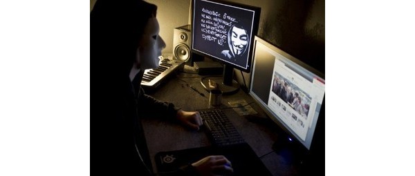Anonymous и Интерпол обменялись ударами